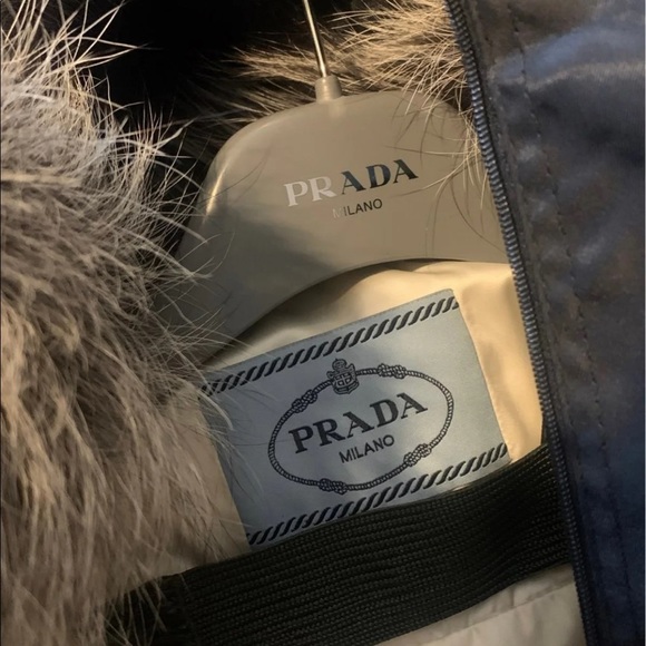 🦋Prada🦋 Puffer Coat with Fox Fur Collar - Picture 5 of 5